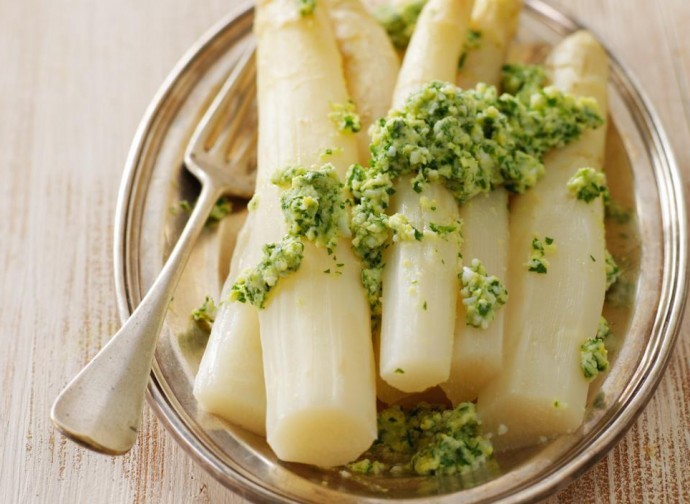 Asparagus Flemish-style