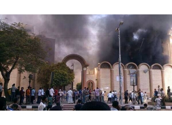 Chiesa in fiamme in Iraq