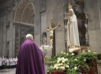 The people, the Pope, and Mary: the consecration rejoins together heaven and earth