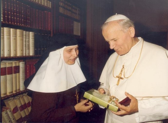Saint María de la Purísima of the Cross with Saint John Paul II