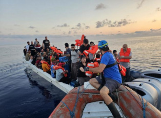 Irregular migrants, now the Italian bishops take to the sea