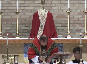 Video of priest in tears during consecration goes viral